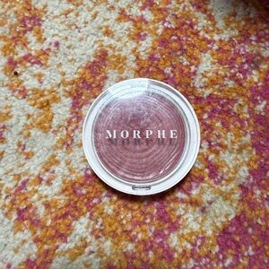 Morphe Pink Blush shade intoxicated